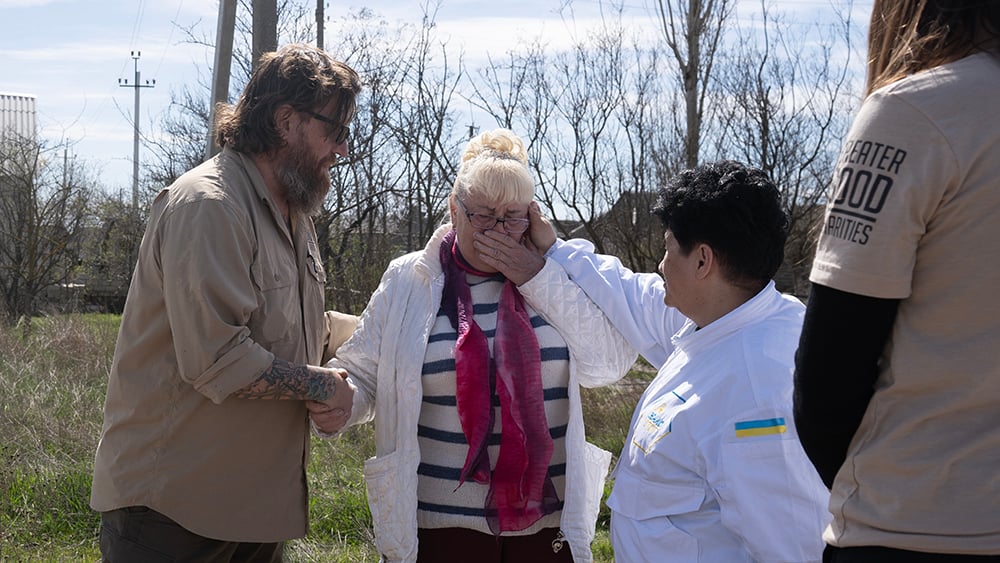 VS-Photograph_20240330_DRI_Ukraine_Beekeepers_TatianaKuzmenko_047_©OroWhitley_GGC copy